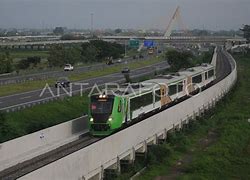 Kereta Api Bandara Adi Soemarmo